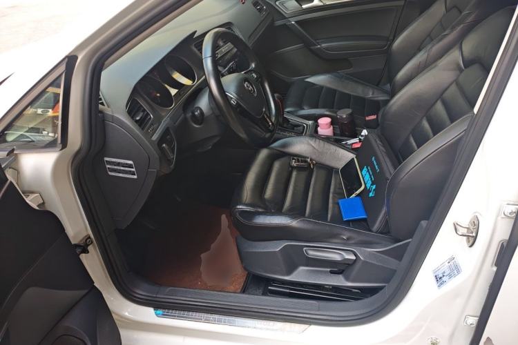 Used Volkswagen Golf 2016 230TSI Automatic Comfort Version Driver Seat
