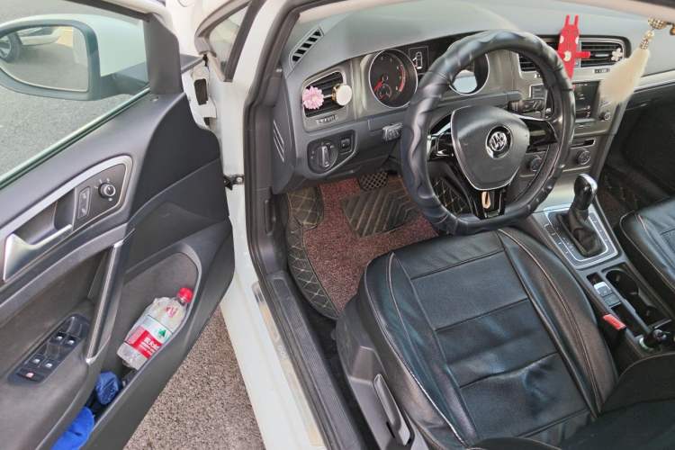 Used Volkswagen Golf 2016 230TSI Automatic Comfort Version Driver Seat