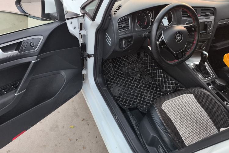 Used Volkswagen Golf 2016 230TSI Automatic Comfort Version Driver Seat