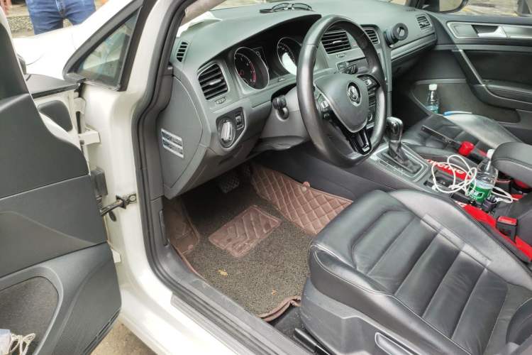Used Volkswagen Golf 2016 230TSI Automatic Luxury Version Driver Seat