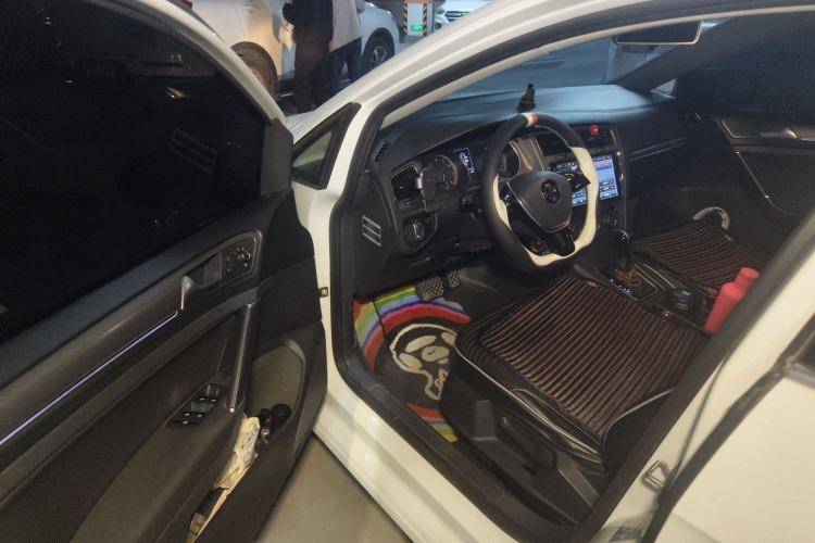 Used Volkswagen Golf 2016 1.6L Automatic Comfort Model Driver Seat