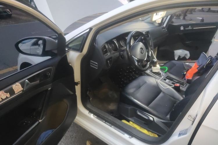 Used Volkswagen Golf 2016 230TSI Automatic Comfort Version Driver Seat