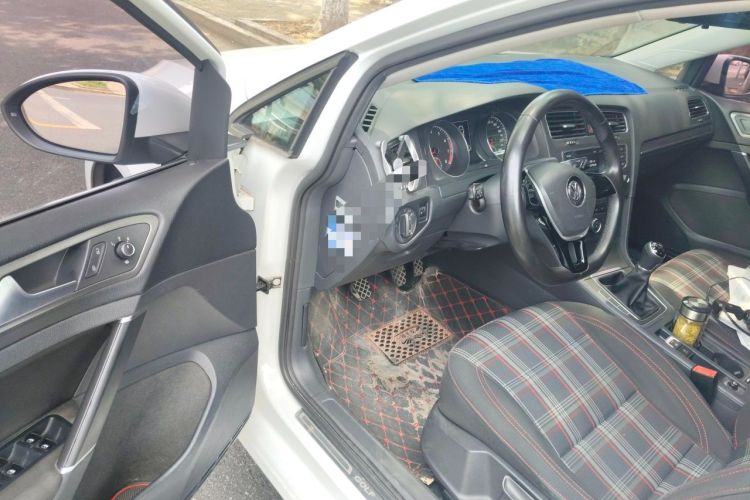 Used Volkswagen Golf 2016 230TSI Manual Comfort Version Driver Seat
