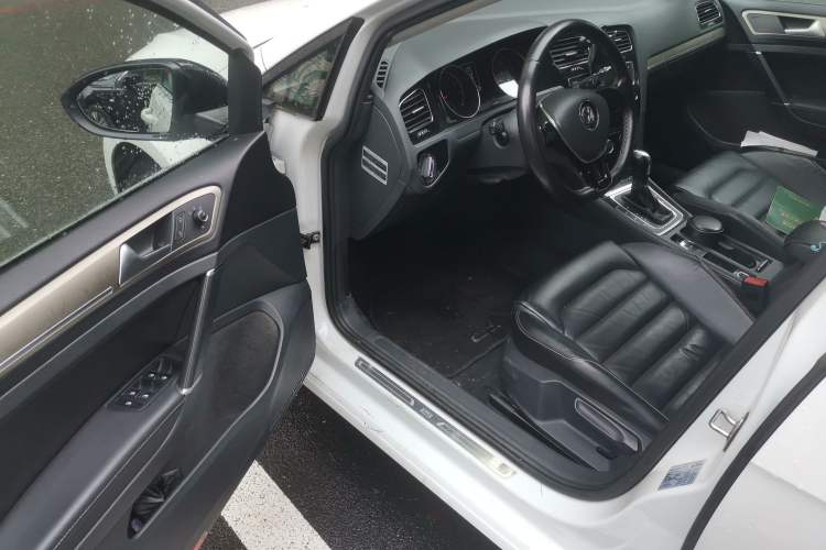 Used Volkswagen Golf 2016 1.4 TSI 25th Anniversary Edition Driver Seat