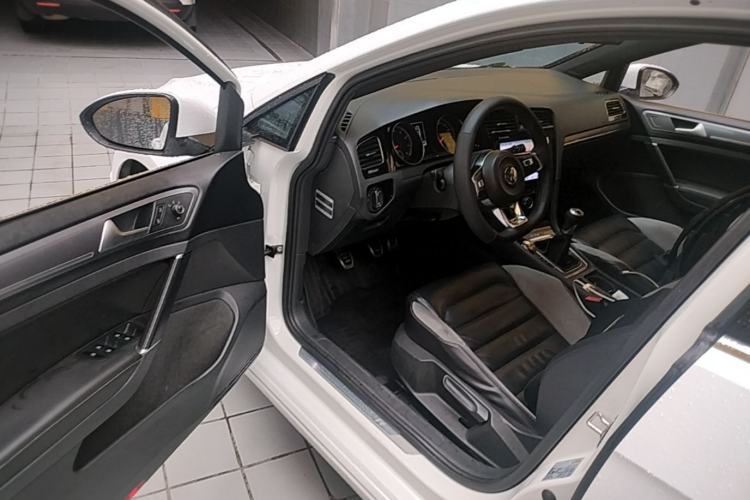 Used Volkswagen Golf 2016 1.4TSI Manual R-Line Driver Seat