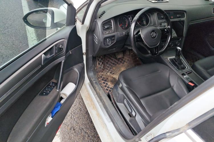 Used Volkswagen Golf 2016 1.6L Automatic Comfort Model Driver Seat