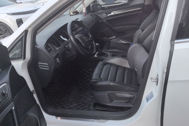 Used Volkswagen Golf 2016 230TSI Automatic Luxury Version Driver Seat