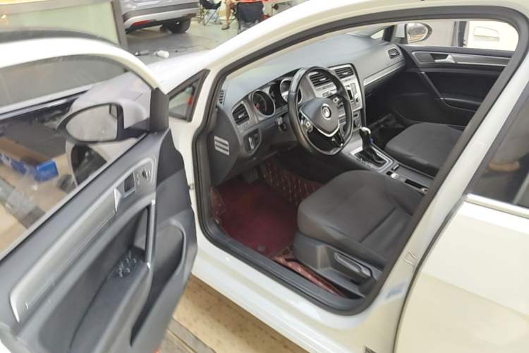 Used Volkswagen Golf 2016 230TSI Automatic Comfort Version Driver Seat