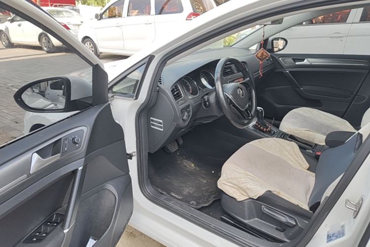Used Volkswagen Golf 2016 1.6L Automatic Comfort Model Driver Seat