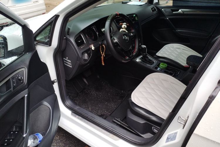Used Volkswagen Golf 2016 230TSI Automatic Luxury Version Driver Seat