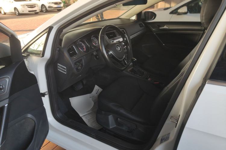 Used Volkswagen Golf 2016 230TSI Automatic Comfort Version Driver Seat