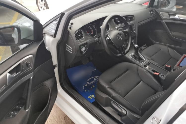 Used Volkswagen Golf 2016 1.6L Automatic Comfort Model Driver Seat