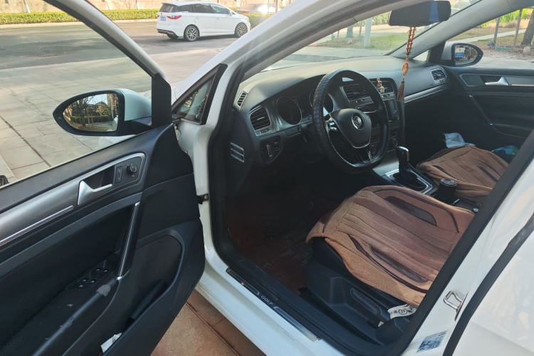 Used Volkswagen Golf 2016 230TSI Automatic Comfort Version Driver Seat