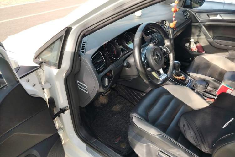 Used Volkswagen Golf 2016 1.4TSI Automatic R-Line Driver Seat