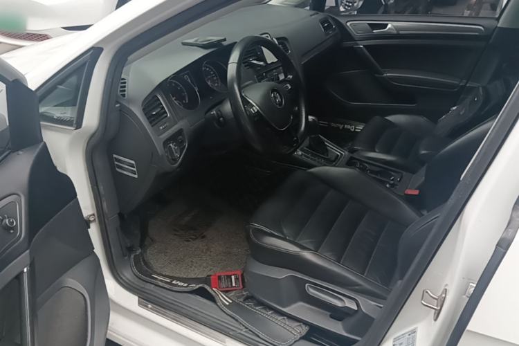 Used Volkswagen Golf 2016 230TSI Automatic Luxury Version Driver Seat