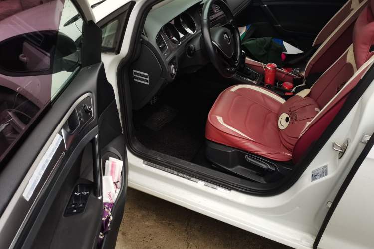 Used Volkswagen Golf 2016 230TSI Automatic Comfort Version Driver Seat