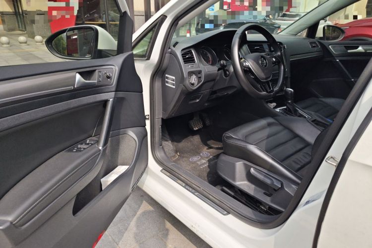Used Volkswagen Golf 2016 230TSI Automatic Luxury Version Driver Seat
