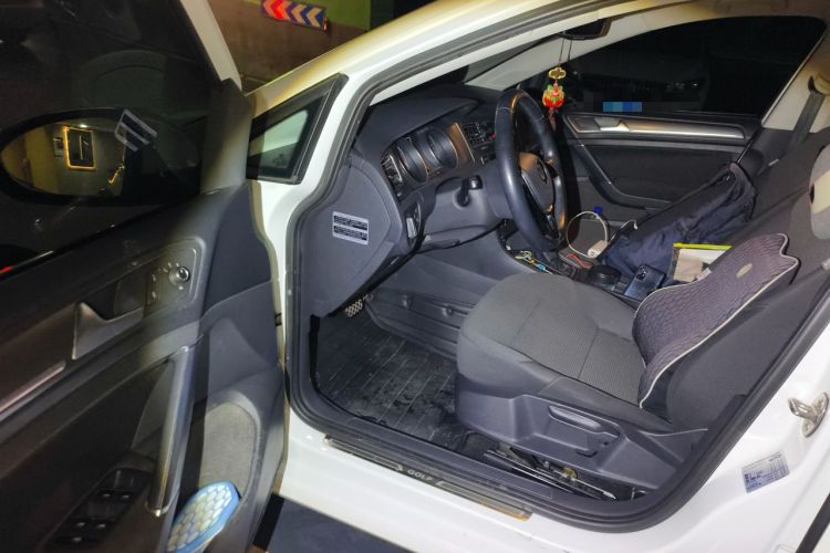Used Volkswagen Golf 2016 1.6L Automatic Comfort Model Driver Seat