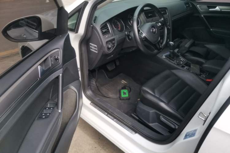 Used Volkswagen Golf 2016 230TSI Automatic Luxury Version Driver Seat
