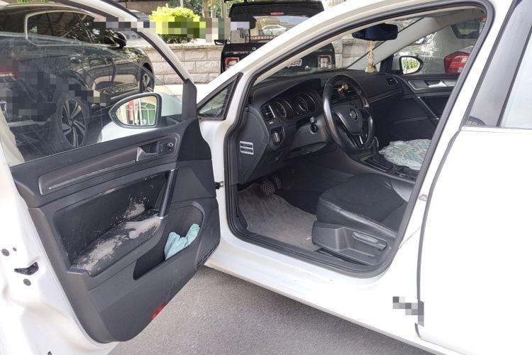 Used Volkswagen Golf 2016 230TSI Automatic Comfort Version Driver Seat