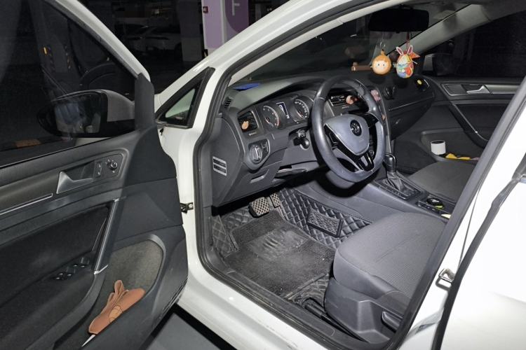 Used Volkswagen Golf 2016 1.6L Automatic Comfort Model Driver Seat