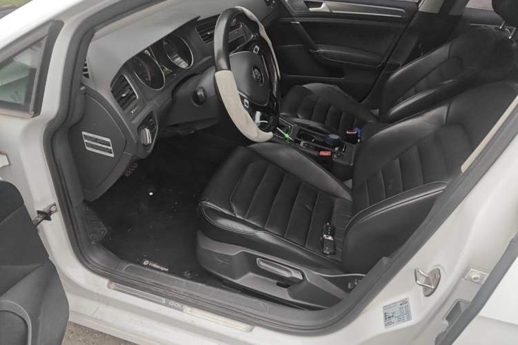 Used Volkswagen Golf 2016 230TSI Automatic Luxury Version Driver Seat