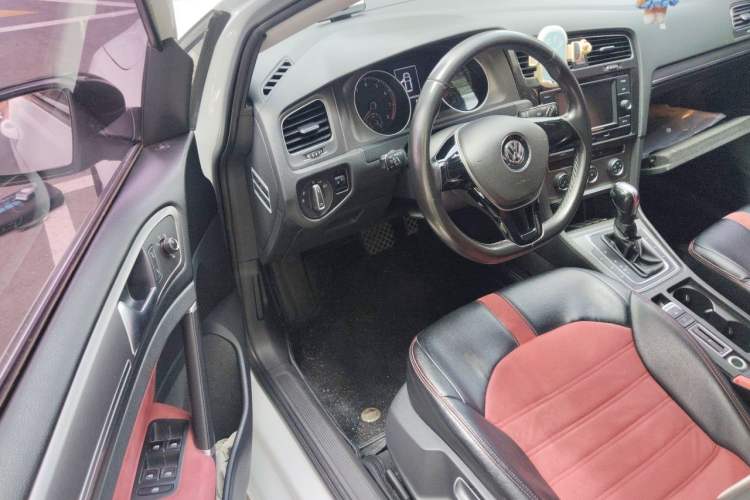 Used Volkswagen Golf 2016 230TSI Automatic Comfort Version Driver Seat