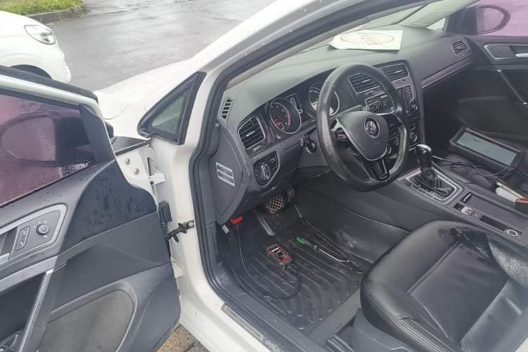 Used Volkswagen Golf 2016 1.6L Automatic Comfort Model Driver Seat