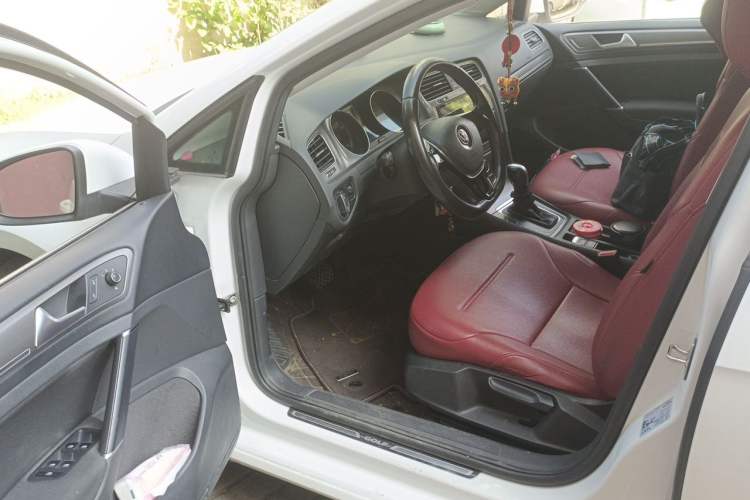 Used Volkswagen Golf 2016 230TSI Automatic Comfort Version Driver Seat