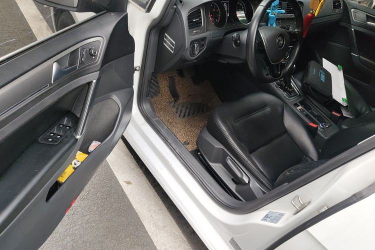Used Volkswagen Golf 2016 230TSI Automatic Comfort Version Driver Seat