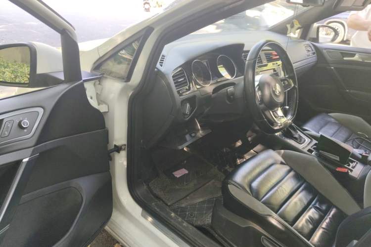 Used Volkswagen Golf 2016 1.4TSI Automatic R-Line Driver Seat