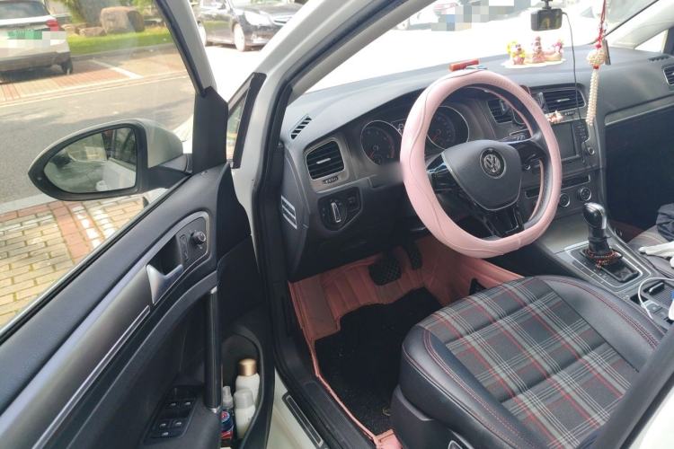 Used Volkswagen Golf 2016 230TSI Automatic Comfort Version Driver Seat