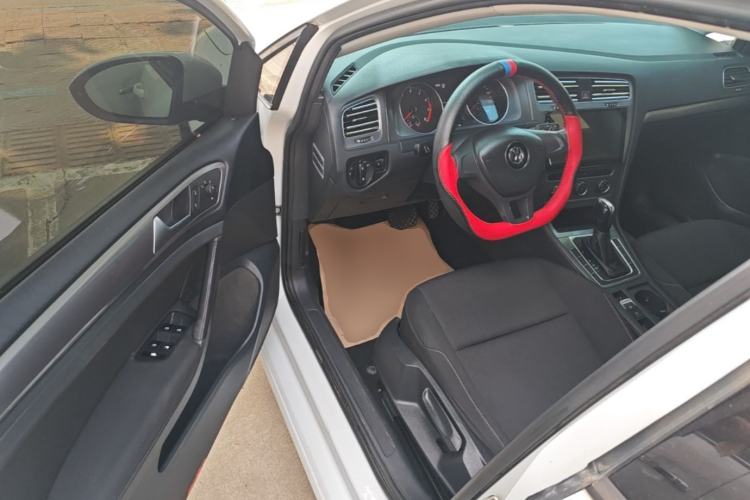 Used Volkswagen Golf 2016 1.6L Automatic Fashion Model Driver Seat