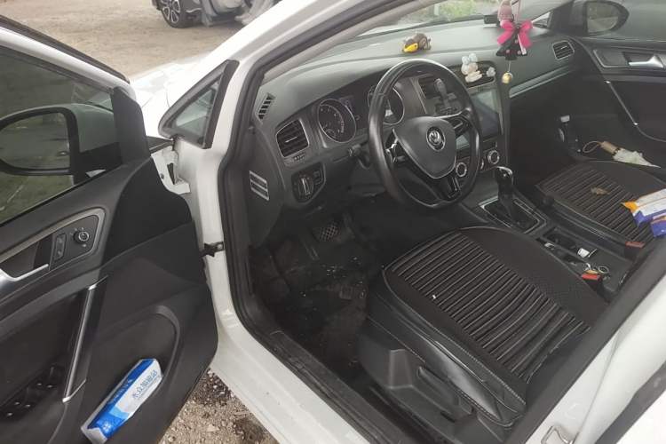 Used Volkswagen Golf 2016 1.6L Automatic Comfort Model Driver Seat