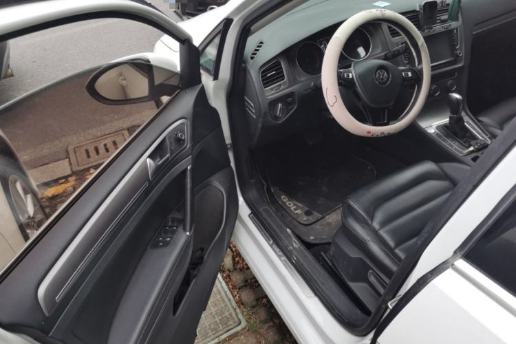 Used Volkswagen Golf 2016 230TSI Automatic Luxury Version Driver Seat