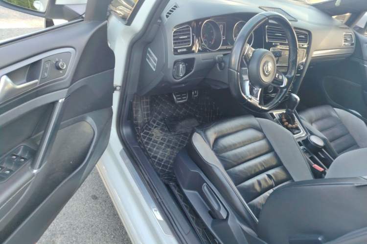 Used Volkswagen Golf 2016 1.4TSI Automatic R-Line Driver Seat