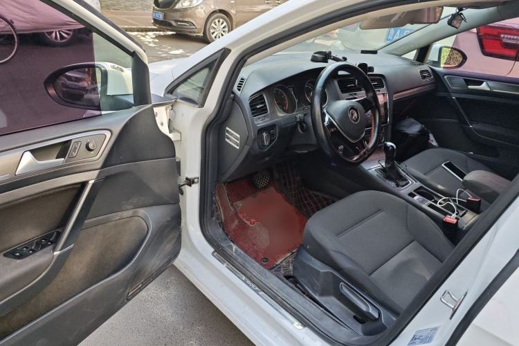 Used Volkswagen Golf 2016 230TSI Automatic Comfort Version Driver Seat