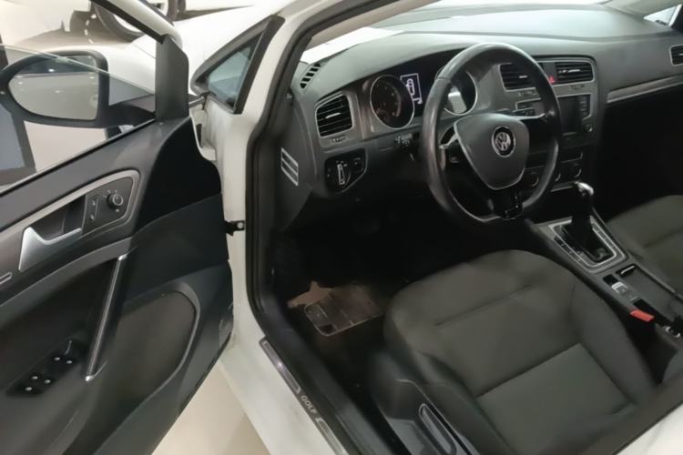 Used Volkswagen Golf 2016 1.6L Automatic Comfort Model Driver Seat