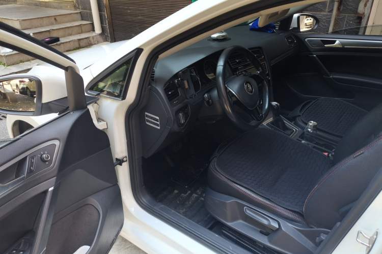 Used Volkswagen Golf 2016 1.6L Automatic Comfort Model Driver Seat