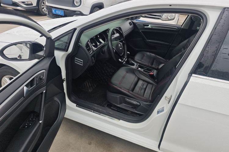 Used Volkswagen Golf 2016 1.6L Automatic Comfort Model Driver Seat
