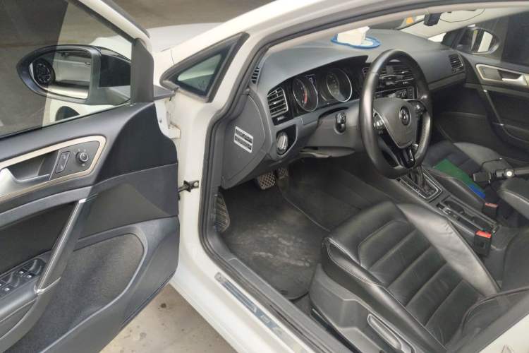 Used Volkswagen Golf 2016 1.4 TSI 25th Anniversary Edition Driver Seat