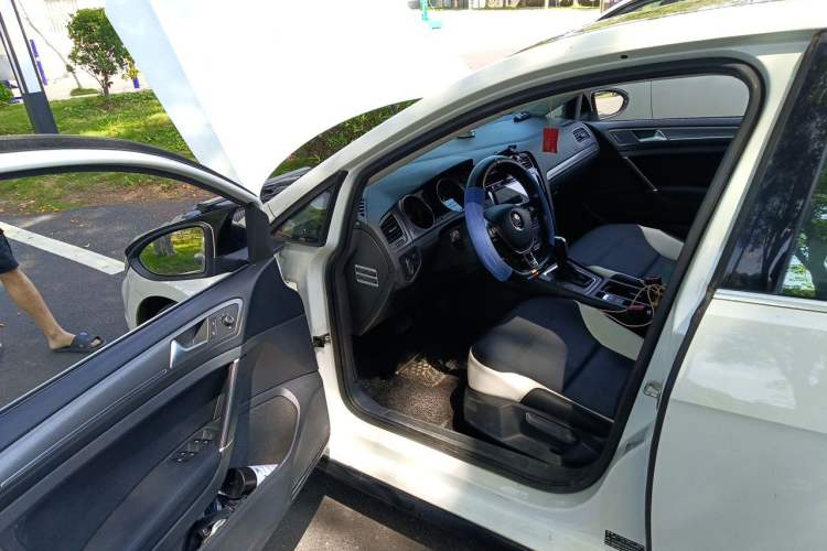 Used Volkswagen Golf 2016 230TSI Automatic Comfort Version Driver Seat