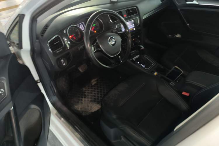 Used Volkswagen Golf 2016 1.6L Automatic Comfort Model Driver Seat