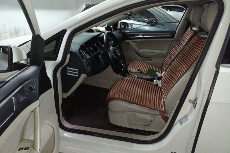 Used Volkswagen Golf 2016 1.6L Automatic Comfort Model Driver Seat