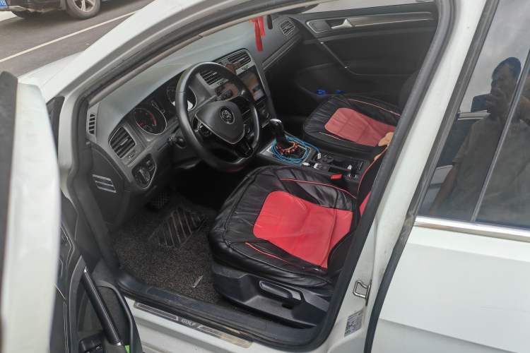 Used Volkswagen Golf 2016 230TSI Automatic Comfort Version Driver Seat