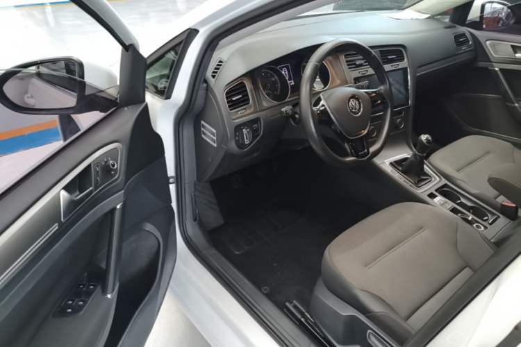 Used Volkswagen Golf 2016 230TSI Manual Comfort Version Driver Seat
