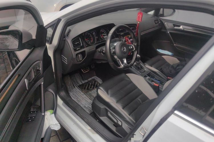 Used Volkswagen Golf 2016 1.4TSI Automatic R-Line Driver Seat