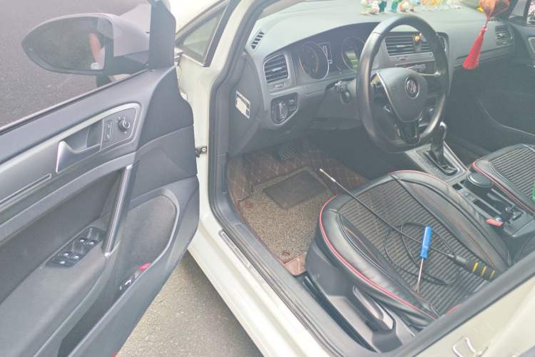 Used Volkswagen Golf 2016 230TSI Automatic Comfort Version Driver Seat