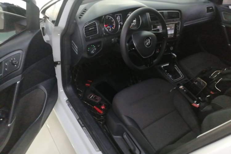 Used Volkswagen Golf 2016 1.6L Automatic Comfort Model Driver Seat