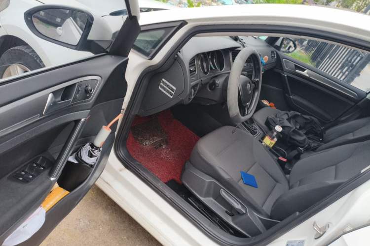 Used Volkswagen Golf 2016 230TSI Automatic Comfort Version Driver Seat